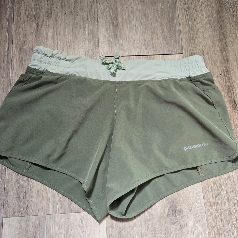 Patagonia Nine Trails Shorts Size XS Green Color